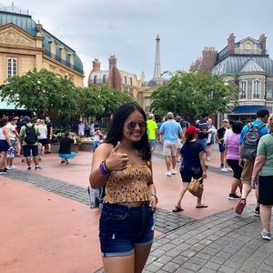 Meet your Posher, Isabel